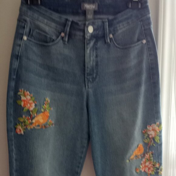 'Martha Stewart' Embroidered Cuffed Mid wash Denim Jeans Size 2 EUC - Picture 12 of 16